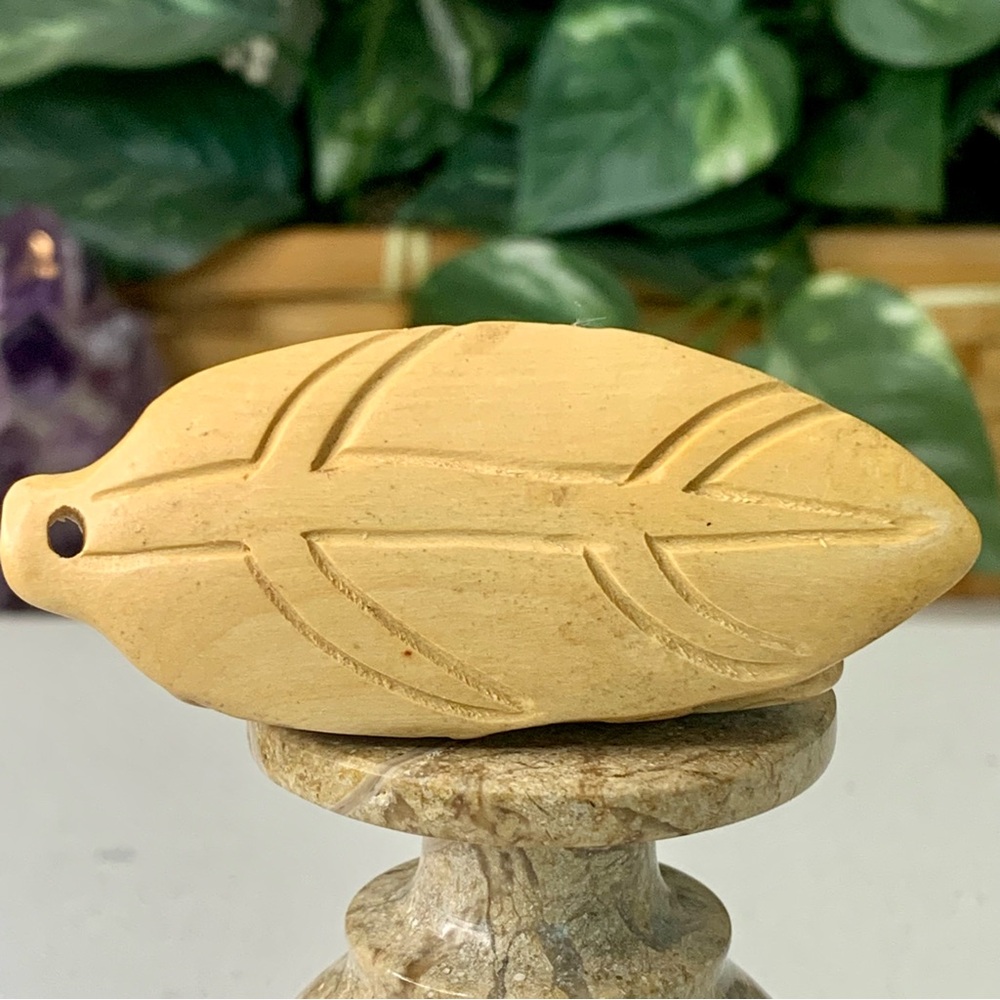 Vintage Netsuke Cicada Boxwood Carving Hand Carved Wood Insect Bug Figurine 2.7" - Picture 10 of 12